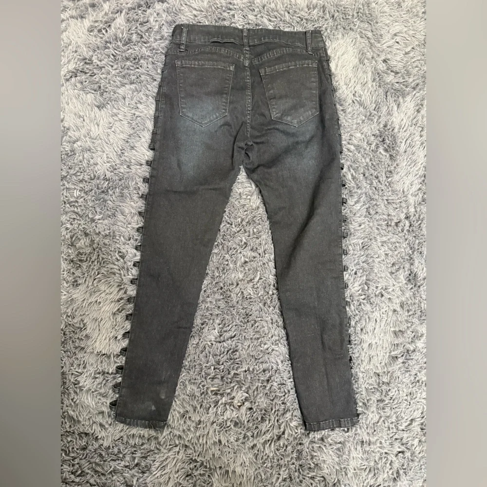 Stylish Black cut out Women Jeans - Picture 3 of 4